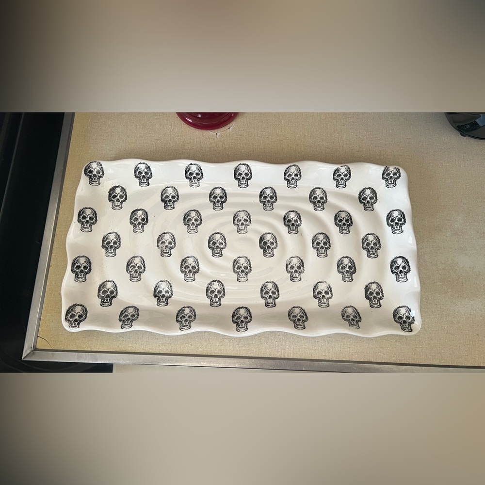 Heavy glass skull tray